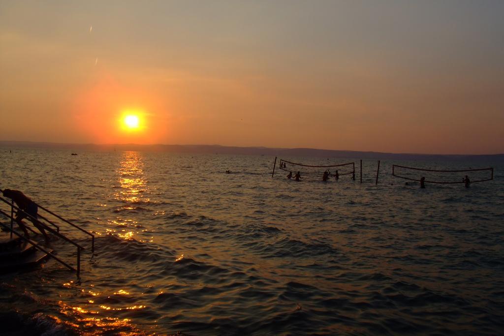 Coke Wellness Apartman Siófok Buitenkant foto
